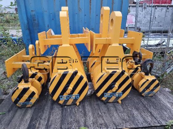 BAUMAクレーンフック機械