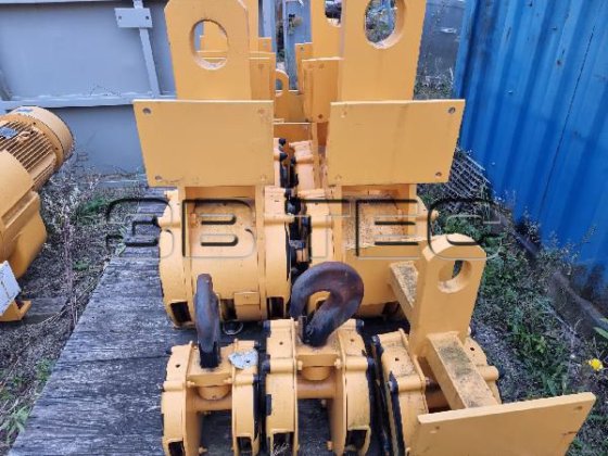 BAUMAクレーンフック機械