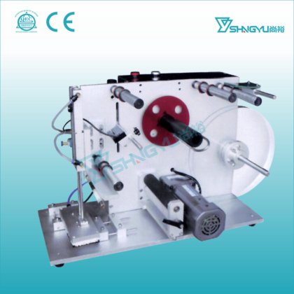 半自动圆瓶贴标机