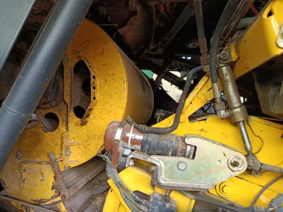 二手纽荷兰9080青储机，9080柠条收割机，纽荷兰割树割台