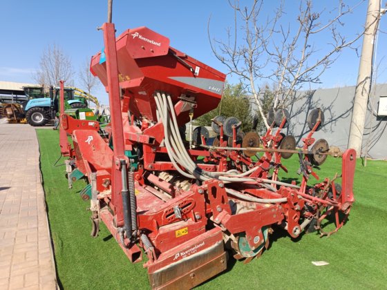 转让17年格兰气吹式条播机