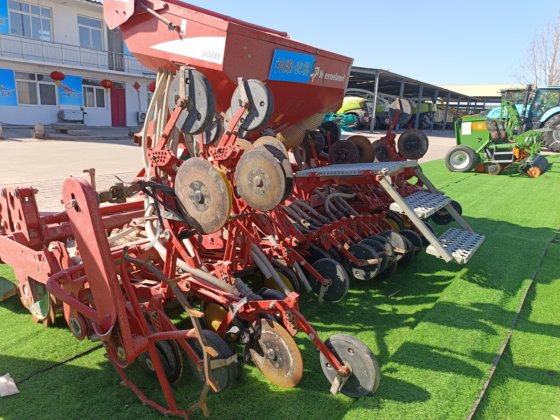 转让17年格兰气吹式条播机