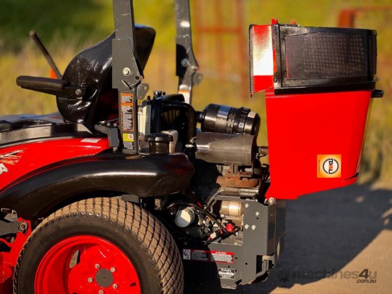 クボタZD1221ゼロターン芝生機器