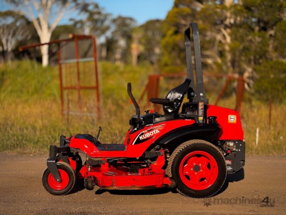 クボタZD1221ゼロターン芝生機器