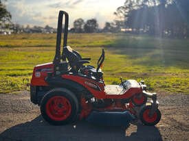 クボタZD1221ゼロターン芝生機器