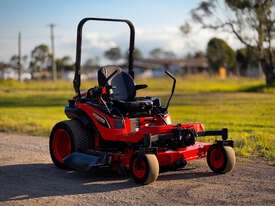 クボタZD1221ゼロターン芝生機器