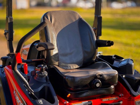 クボタZD1221ゼロターン芝生機器