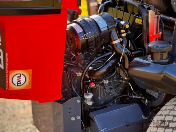 クボタZD1221ゼロターン芝生機器