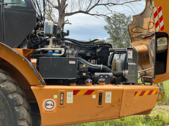 CASE 340 多関節オフハイウェイトラック