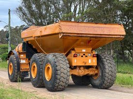 CASE 340 多関節オフハイウェイトラック