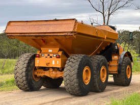 CASE 340 多関節オフハイウェイトラック