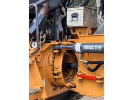 CASE 340 多関節オフハイウェイトラック