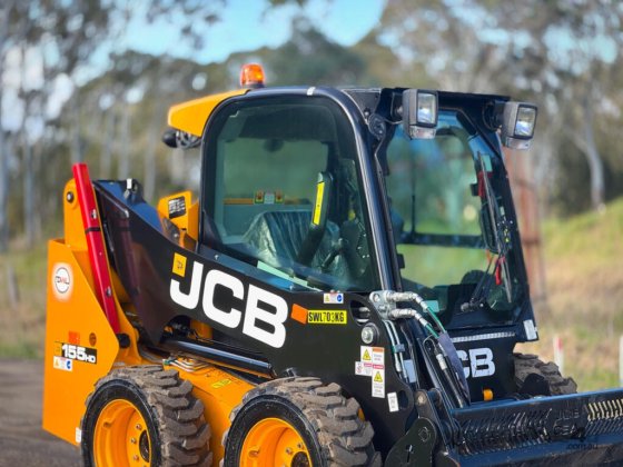 JCB 155 滑移装载机
