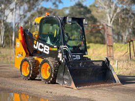 JCB 155 滑移装载机