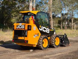 JCB 155 滑移装载机