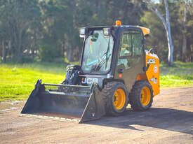 JCB 155 滑移装载机