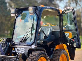 JCB 155 滑移装载机