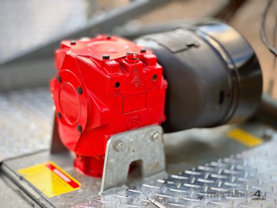 トライマックス ステルス スラッシャー 干し草/飼料装備