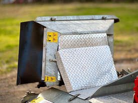 トライマックス ステルス スラッシャー 干し草/飼料装備