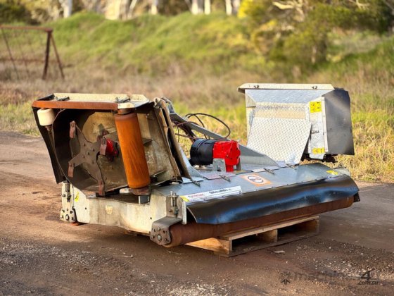 Trimax Stealth Slasher 干草/草料收割机