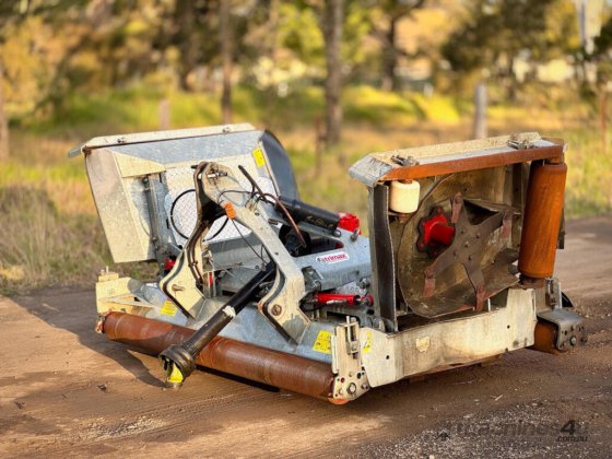 トライマックス ステルス スラッシャー 干し草/飼料装備