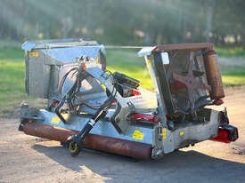 トライマックス ステルス スラッシャー 干し草/飼料装備