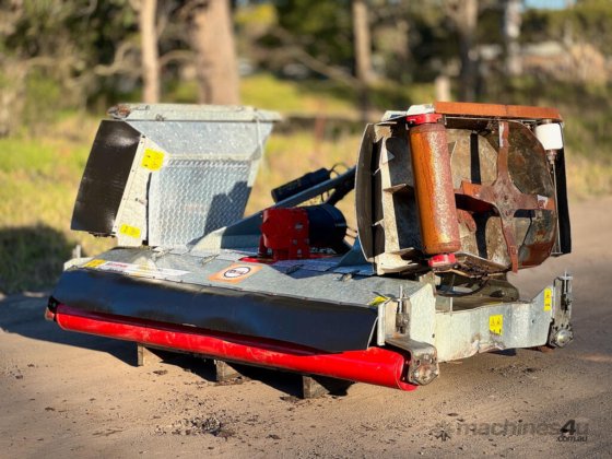 Trimax Stealth Slasher 干草/草料收割机