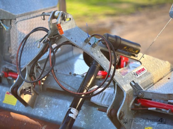 Trimax Stealth Slasher 干草/草料收割机