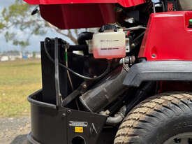 托罗 ZMaster 零转角草坪设备