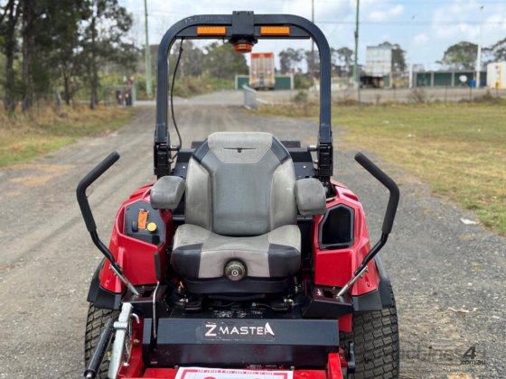 托罗 ZMaster 零转角草坪设备