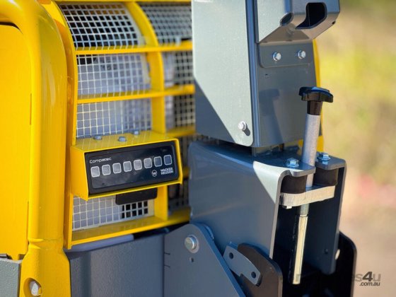 Wacker Neuson DPU110 振动压路机/压实机