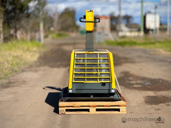 Wacker Neuson DPU110 振动压路机/压实机