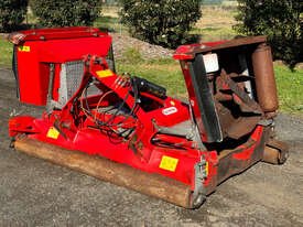 Trimax Stealth S3 マルチャー 干草/飼料用機器