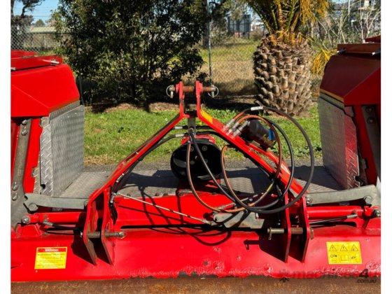 Trimax Stealth S3 マルチャー 干草/飼料用機器