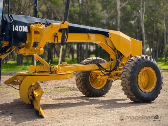 2012 年 Caterpillar 140M VHP