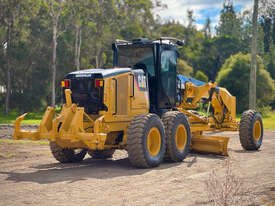 2012 年 Caterpillar 140M VHP