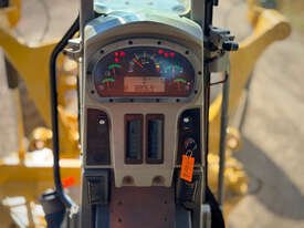 2012 年 Caterpillar 140M VHP