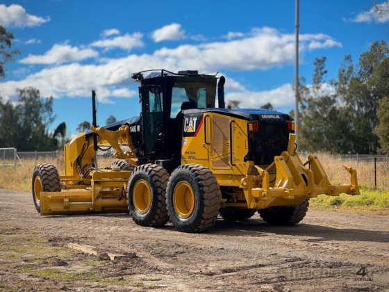 2012 年 Caterpillar 140M VHP