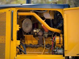 2012 年 Caterpillar 140M VHP