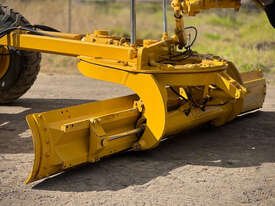 2012 年 Caterpillar 140M VHP