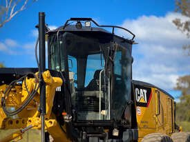 2012 年 Caterpillar 140M VHP