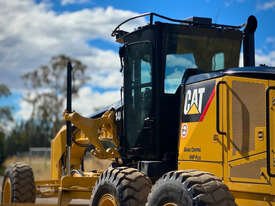 2012 年 Caterpillar 140M VHP