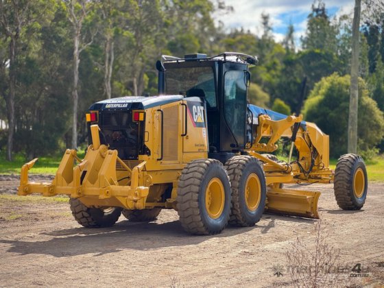2012 年 Caterpillar 140M VHP