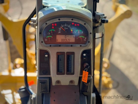 2012 年 Caterpillar 140M VHP