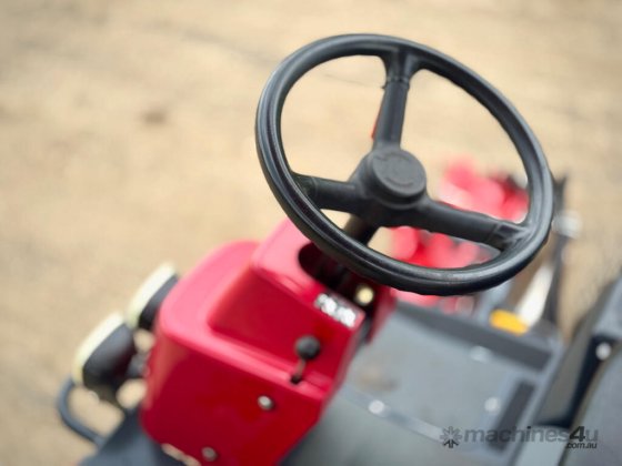 久保田男爵夫人高尔夫球道割草机草坪设备