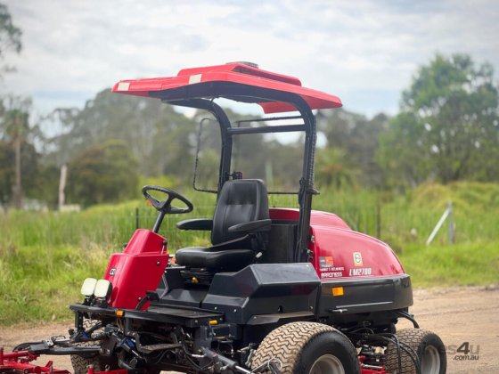 久保田男爵夫人高尔夫球道割草机草坪设备