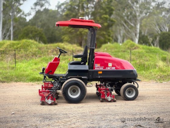 久保田男爵夫人高尔夫球道割草机草坪设备