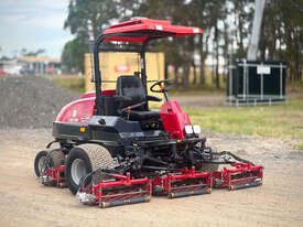 久保田男爵夫人高尔夫球道割草机草坪设备