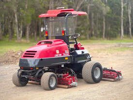 久保田男爵夫人高尔夫球道割草机草坪设备