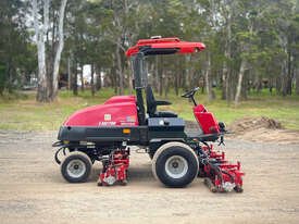 久保田男爵夫人高尔夫球道割草机草坪设备